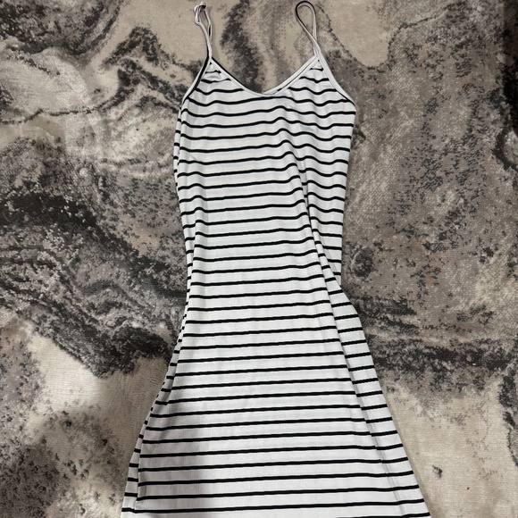 Dresses & Skirts - Black & White sundress SZ SMALL